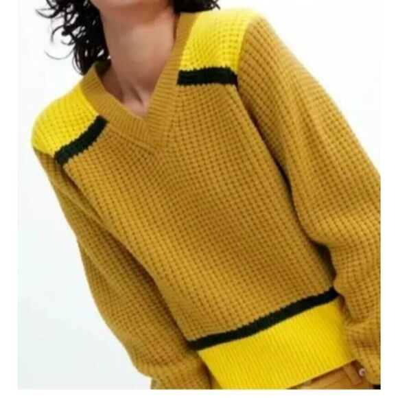 MARNI x UNIQLO Sweater  Size X-Small Yellow Mustard Popcorn Knit V-Neck - Picture 1 of 9